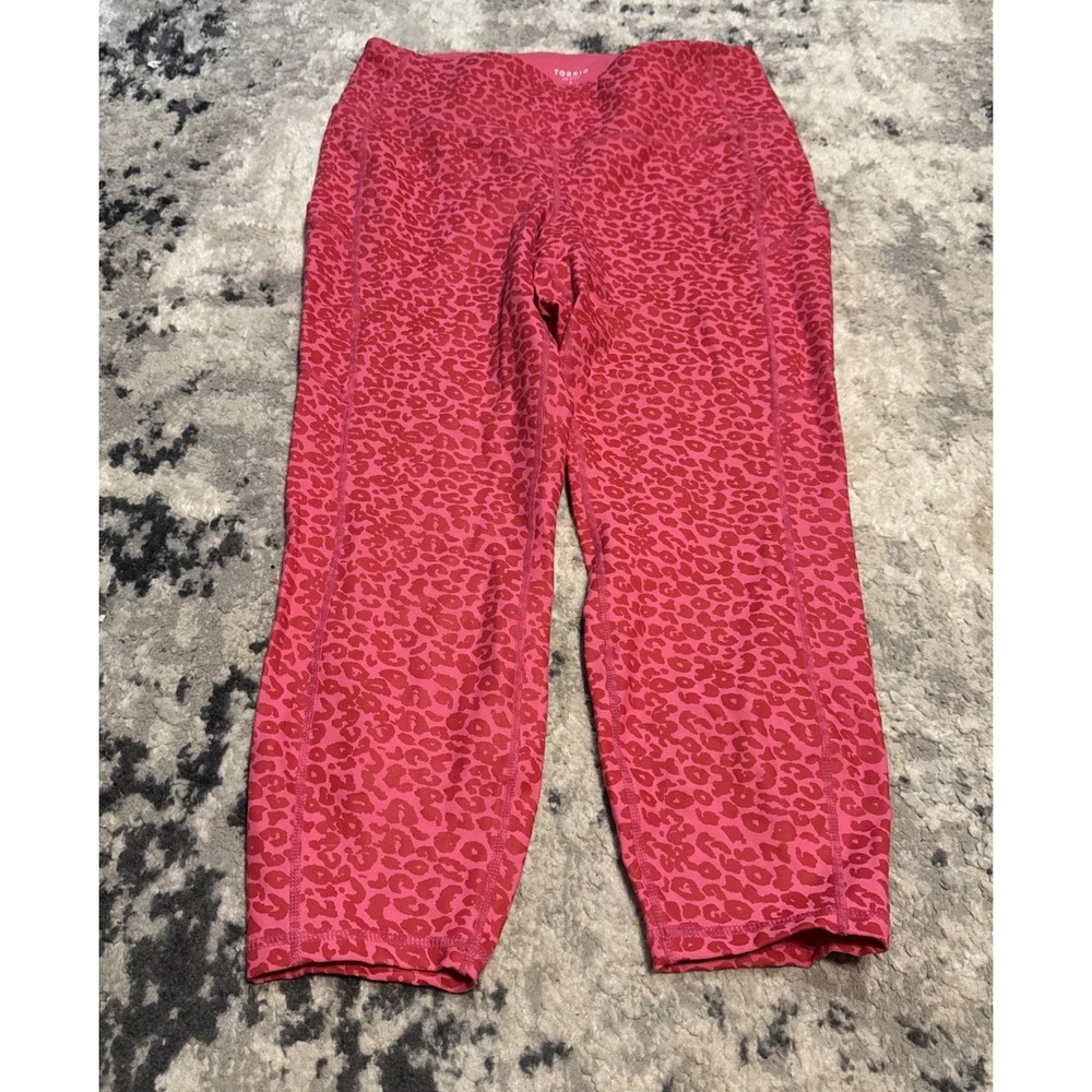Torrid Active Sz 1X 14-16 Crop Leggings Performance Leopard Pink